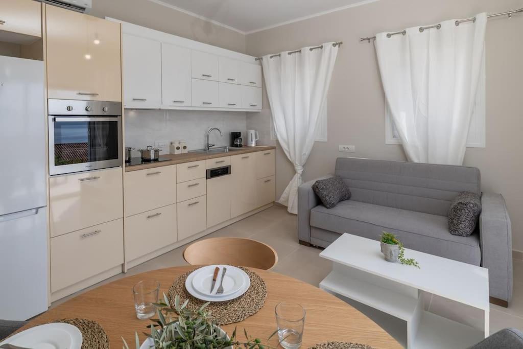 Maritina'S Apartments Amazing Sea View أيّا إفيميا المظهر الخارجي الصورة