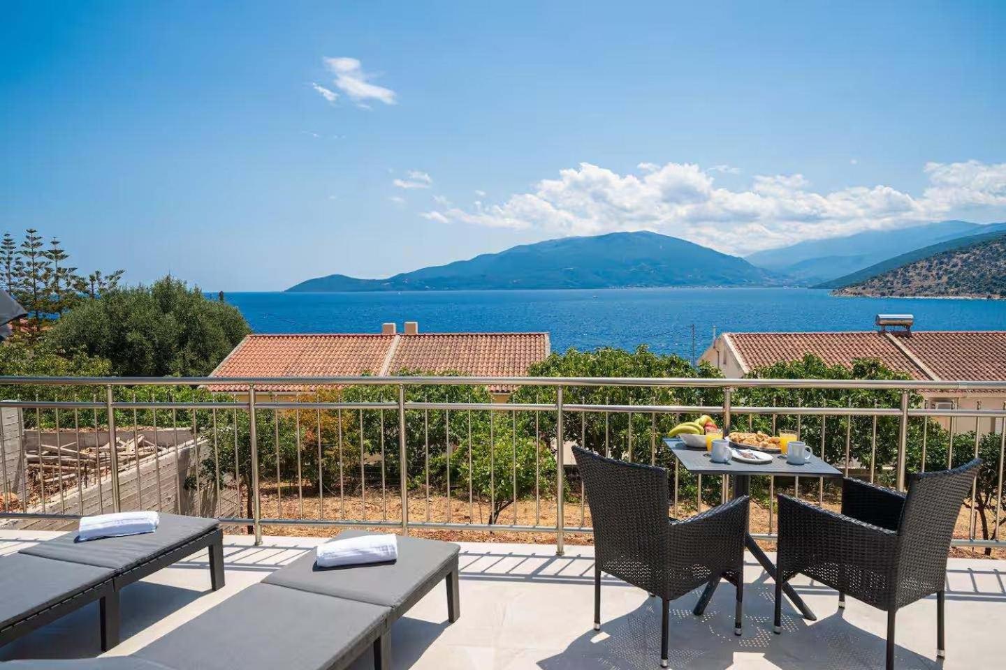 Maritina'S Apartments Amazing Sea View أيّا إفيميا المظهر الخارجي الصورة